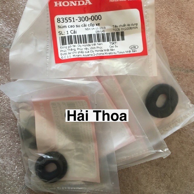 Cao su giữ cốp Dream/wave ( 1 cái ) Honda (83551300000)