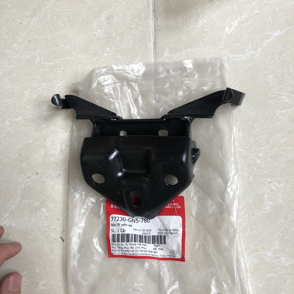 Bản Lề Yên Dream Honda (77230GN5780)