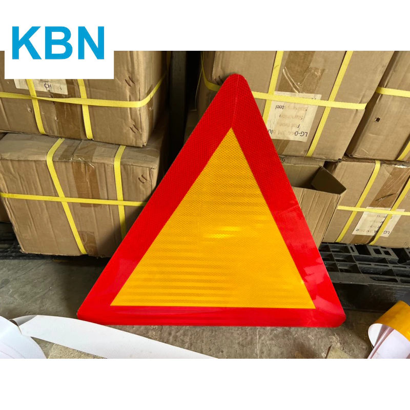 biển báo giao thông cạnh tam giác 70cm - làm theo yêu cầu tiêu chuẩn biển báo việt nam. decal tổ ong