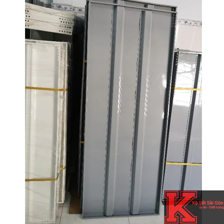 Mâm kệ sắt v lỗ 1.5m x 60 cm 2 sóng đỡ