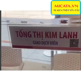 KỆ CHỨC DANH MICA CHỮ A ok