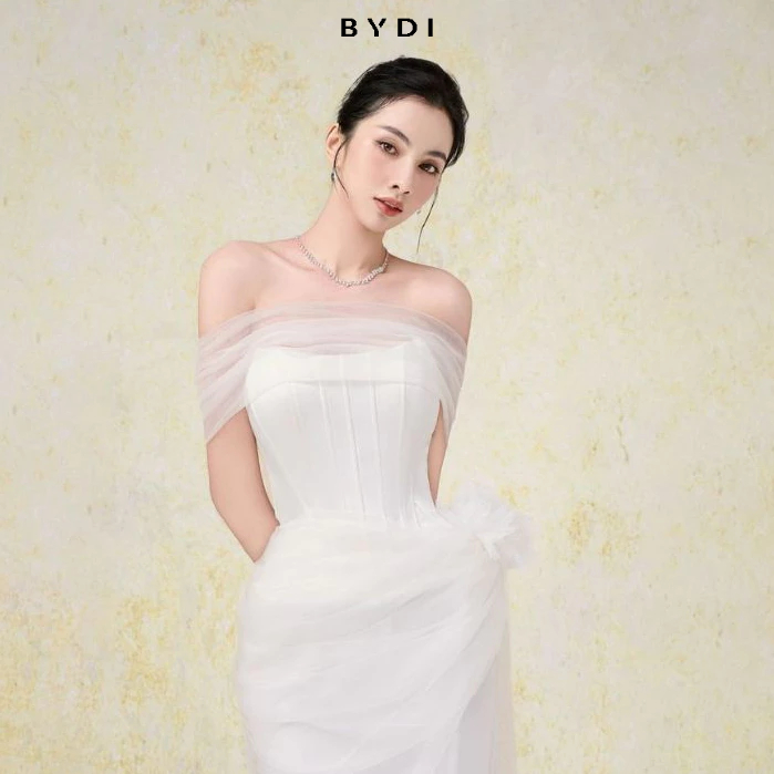 [BYDI DESIGN] WONI | Đầm Cúp Ngực Dáng Dài Xẻ Tà Đính Kế Hoa Voan Dự Tiệc Thanh Lịch