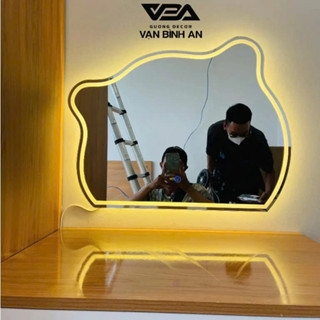 Gương Bỉ AGC Nhập Khẩu Trang Điểm Đầu Gấu Cảm Ứng Đèn Led Cao Cấp - Vạn Bình An