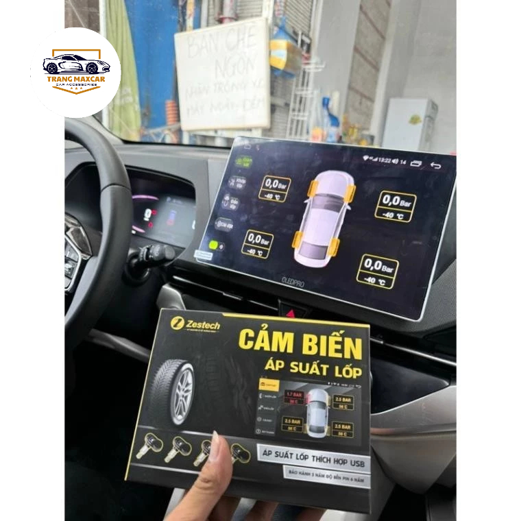 Cảm biến áp suất lốp Zestech tích hợp màn Android