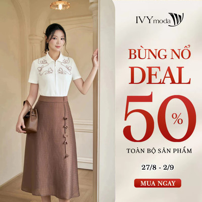 Áo polo phối khóa kéo họa tiết thêu nổi, Áo polo nữ công sở IVY moda MS 57M9384