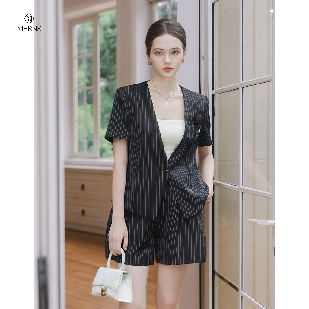 Áo Vest/ Blazer Đen Kẻ Sọc Trắng Cơi Túi Ngực Merne