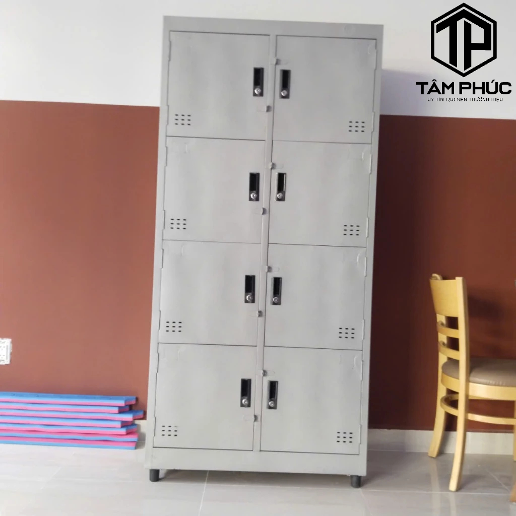 Tủ locker sắt đựng đồ cá nhân cho công nhân viên - Tủ locker sắt có khoá nhiều ngăn.