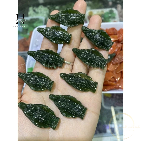 Mặt dây chuyền Đức Mẹ Maria Nephrite HANMYNGHE