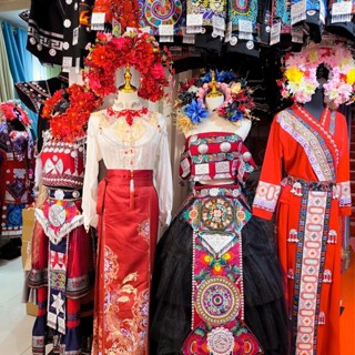 Trang Phục Du Lịch, Cổ Trang