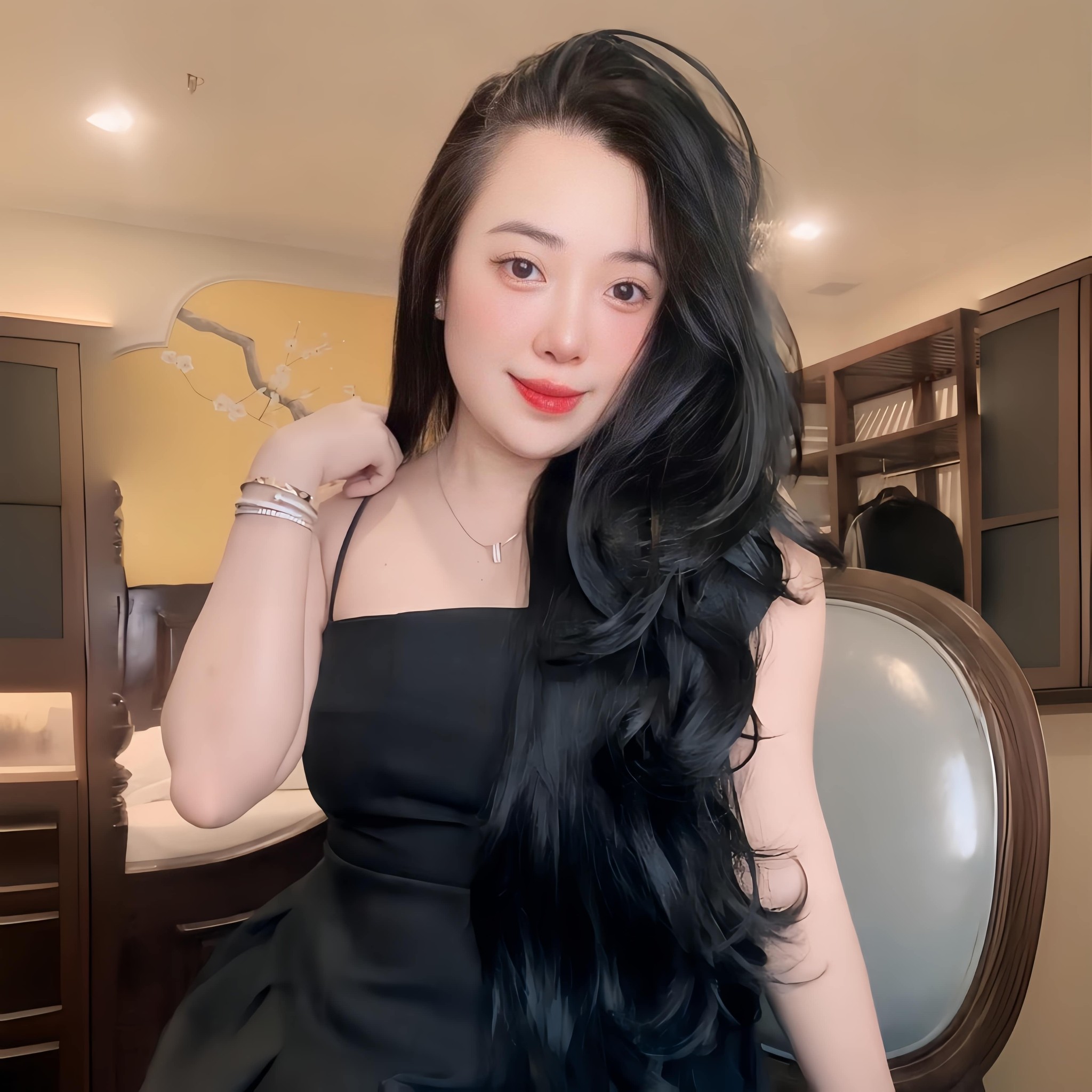 Huỳnh Liên - Chăm Sóc Tóc