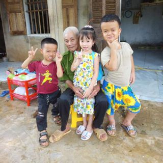 Gia Đình Tí Hon Bán Bỉm