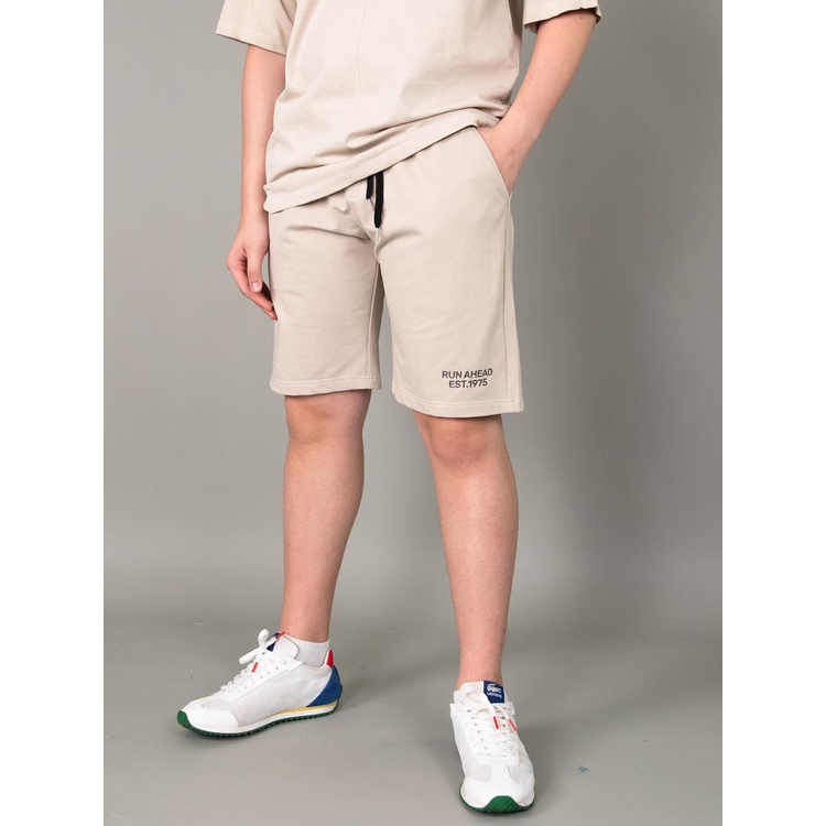 Quần short da cá be in chữ Run ahead