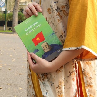 Sách - Lá cờ bên chiếc ba lô