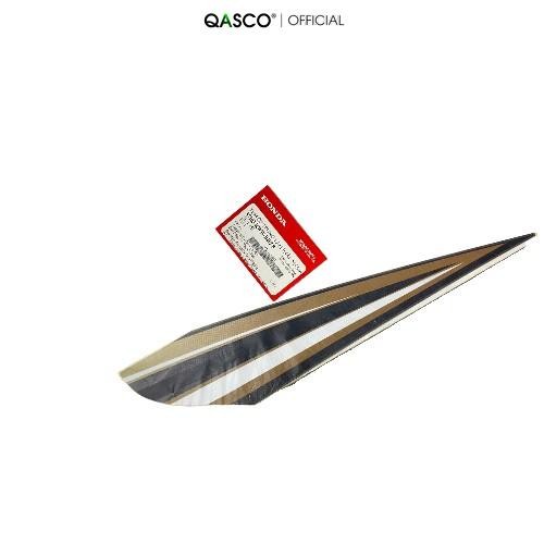 Tem ốp trung tâm phải *NHA69P* HONDA  QA(87103KWWB20ZB)_(HN 24)