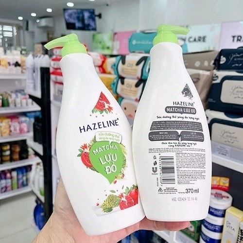 Dưỡng thể Hazeline matcha lựu đỏ 370ml